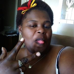 Meet your Posher, Angie